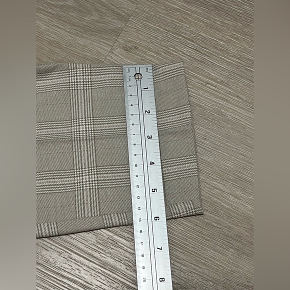 H&M Beige Plaid Trousers Straight Slim Leg Pants 28 inch inseam officewear - Picture 6 of 10